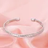 Light luxury copper-plated 18k gold-plated bracelet, with a high-end feel and a niche style. This bracelet is versatile and does not fade. Wholesale from a jewelry manufacturer Application Scenario